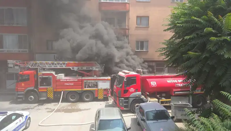 Niğde'de Beyaz Eşya Deposunda Korkutan Yangın: İşte O Anların Detayları
