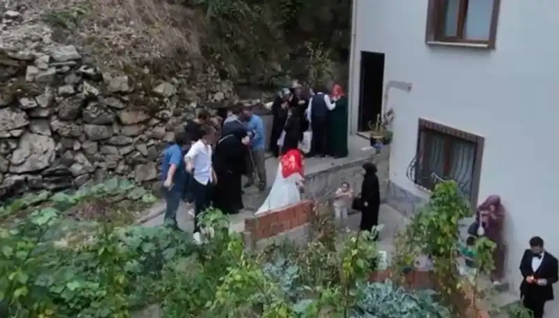 Kanlı Düğün Geceyi Kana Buladı: Kurşunlar 10 Saniyede Ortalığı Sarmaladı