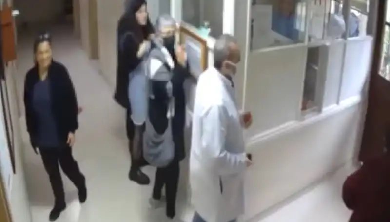 Üsküdar'da Doktorun Cumhurbaşkanına Hakaret Davası: Hapis İstemi Gündemde