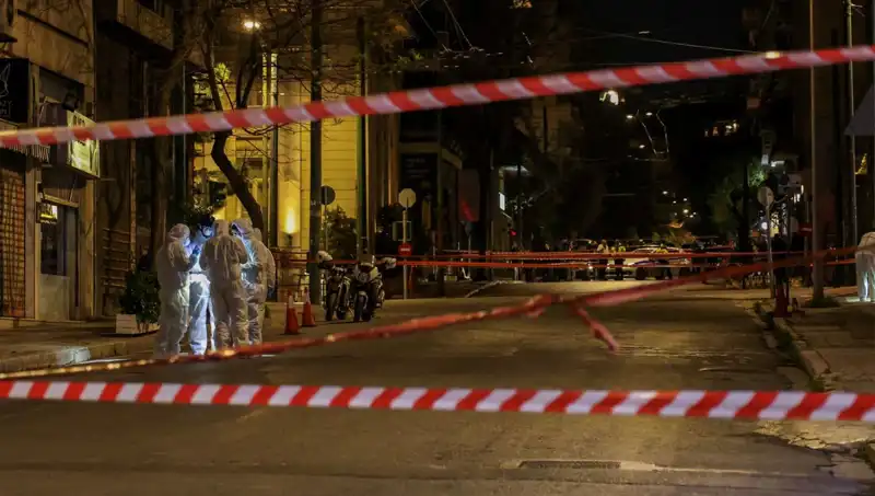 Atina’da Şüpheli Çantanın Patlaması: Kentte Panik Anları Yaşandı