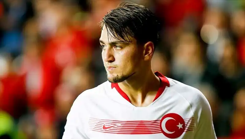 Beşiktaş'ın Transfer Hamlesi: Milli Futbolcudan Gelen Cevap Taraftarları Heyecanlandırdı
