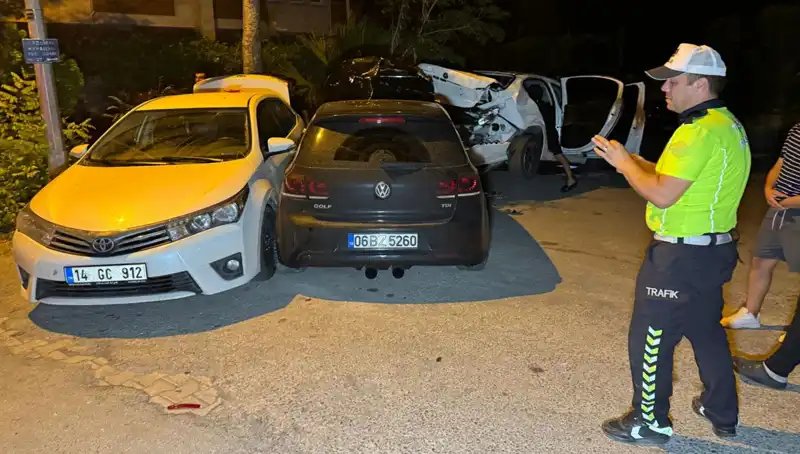 Alkollü Sürücünün Korkunç Kazası: Üç Aracı Birden Vurdu!