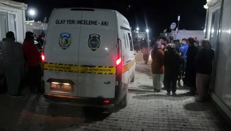 Husumetli İki Gruplar Arasında Silahlı Kavga: Kanlı Çatışma!