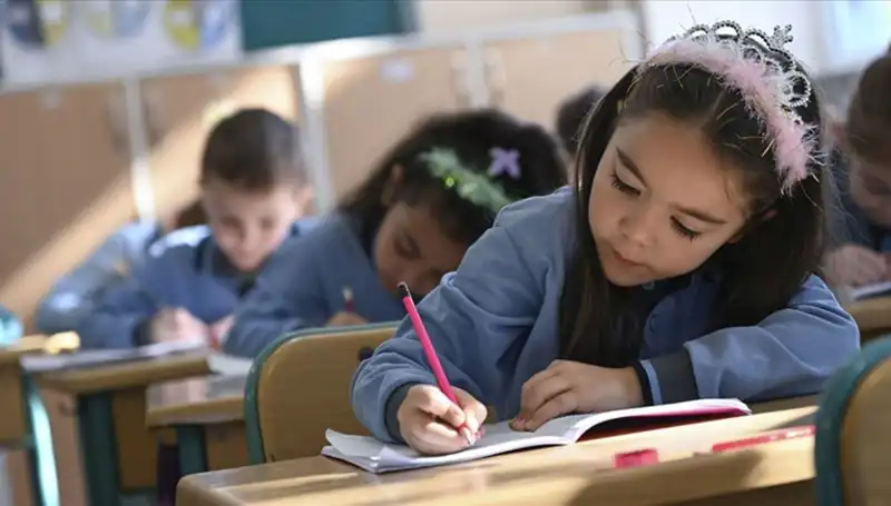 2024-2025 Eğitim Takviminde Ara Tatil Sonrası Okul Açılış Tarihleri Belli Oldu
