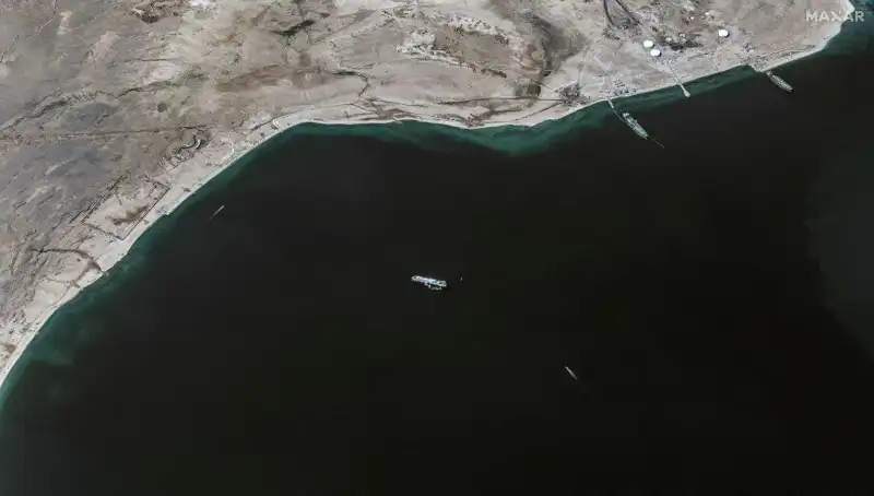 Yunan Gemisine Feci Saldırı: Mürettebat Son Anda Kurtuldu!