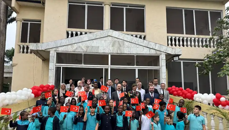 Kamerun'da Ulusal Egemenlik ve Çocuk Bayramı Coşkusu Tüm Ülkede Yaşandı