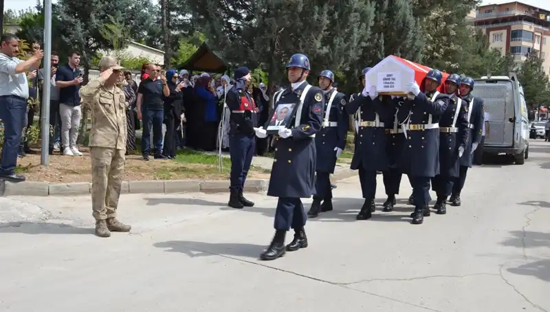 Şehit Polisimizin Cenazesi, Vatanseverlerin Gözyaşlarıyla Uğurlandı