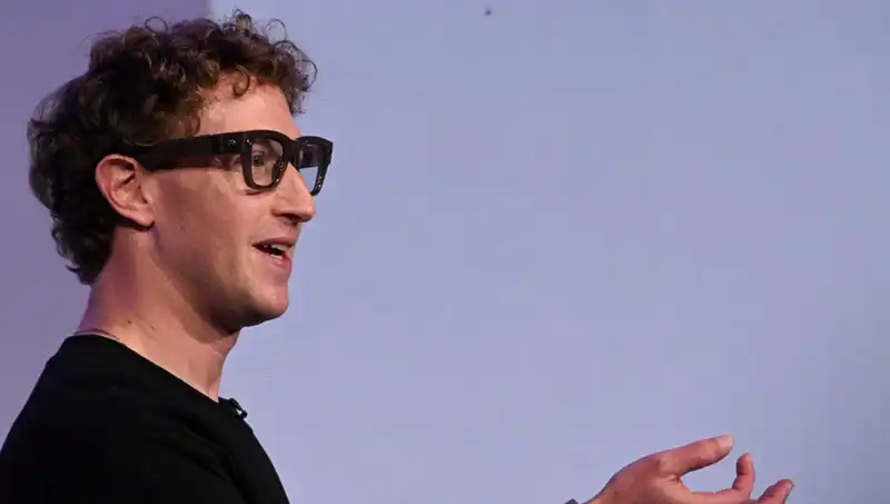 Zuckerberg'den Devrim Niteliğinde Gözlük: Yapay Zeka ile Geleceğe Adım Atıldı