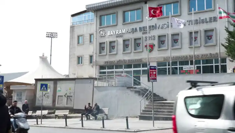 Arda Turan Spor Kompleksi’nde Otopark Krizi: Su Baskını Neden Oldu?