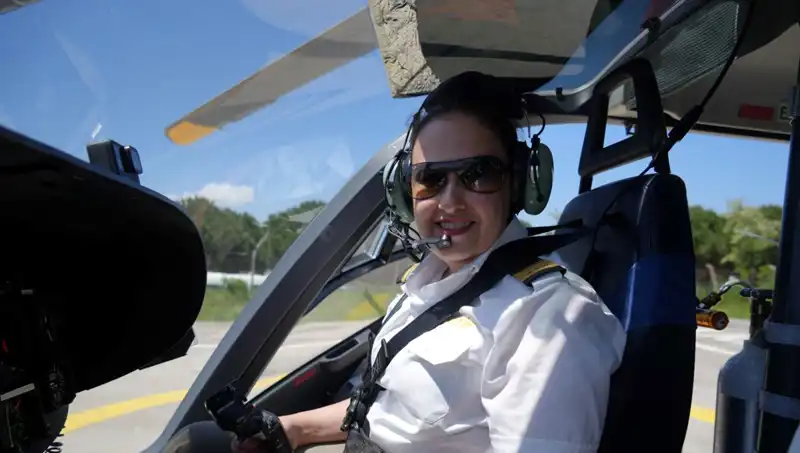 Türkiye’nin İlk Kadın Ambulans Helikopter Pilotunun İlham Veren Hikayesi