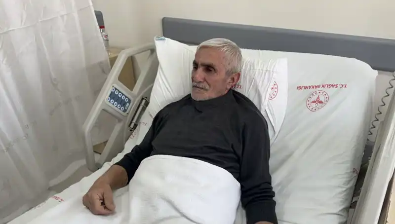 Gazoz Kapağıyla Göz Yaran Genç, Acil Serviste Şok Geçirdi!