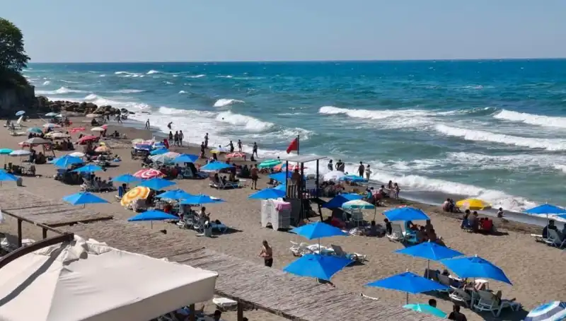 Akçakoca'da Etkileyici Deniz Yasağı: Sebep ve Sonuçlar