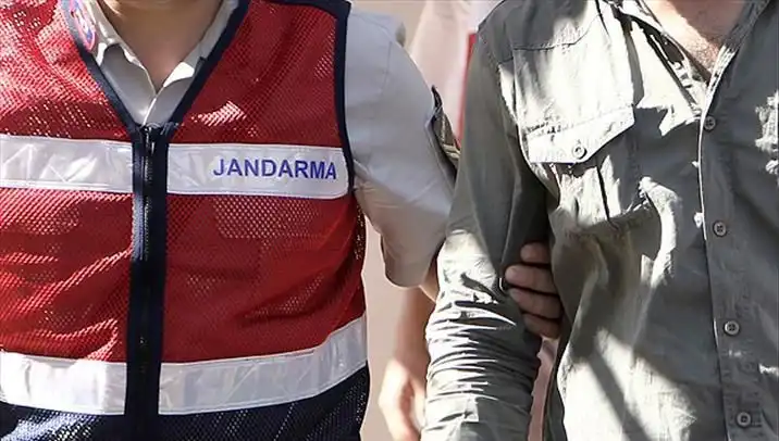 Bolu'da Binlerce Tütün Kutusu Ele Geçirildi, Üç Zanlı Yakalandı