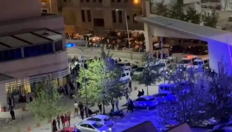 : Halay Başında Çıkan Kavga: Bıçaklı Saldırı ve Feci Dövülme Olayı
