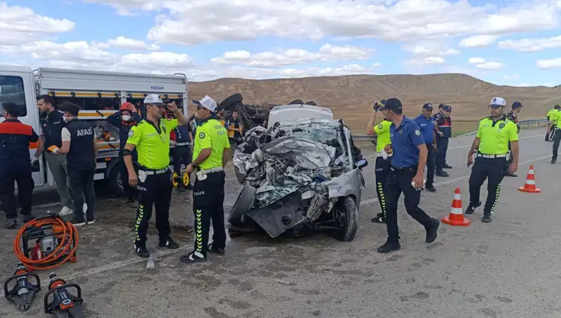 Yozgat'ta Korkunç Kaza: 3 Kişi Hayatını Kaybetti, 2 Kişi Yaralandı