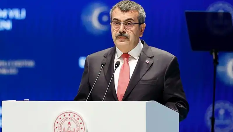 Bakan Tekin, 23 Nisan Ulusal Egemenlik Bayramı'nda Umut ve Birlik Mesajı Verdi