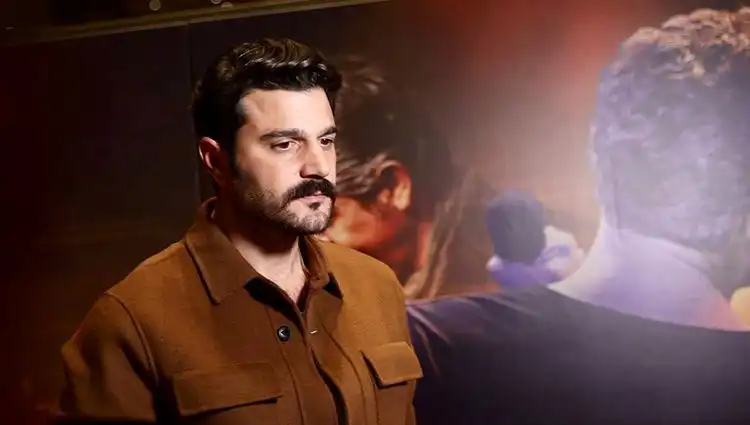 Murat Göğebakan: Kalbim Yaralı Dizisinin Büyüleyici Oyuncu Kadrosu ve Hikayesi