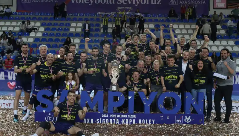 Fenerbahçe, Kupa Voley Şampiyonluğunu Podyumda Taçlandırdı!