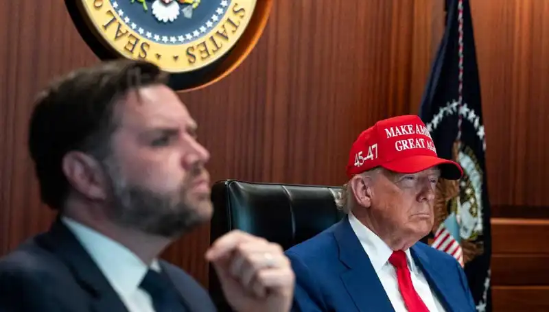Trump'ın Azil Tasarısı Neden Reddedildi? Gelişmeler ve İhtimaller