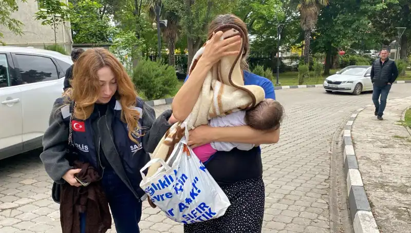 Evlerden Hırsızlık Yapan Kadın Polisi Şaşırttı: Yakalandı!