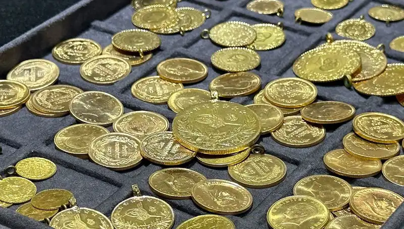 Altın Fiyatları Hafta Sonu Yükseliyor mu? Uzmanlar Ne Diyor?