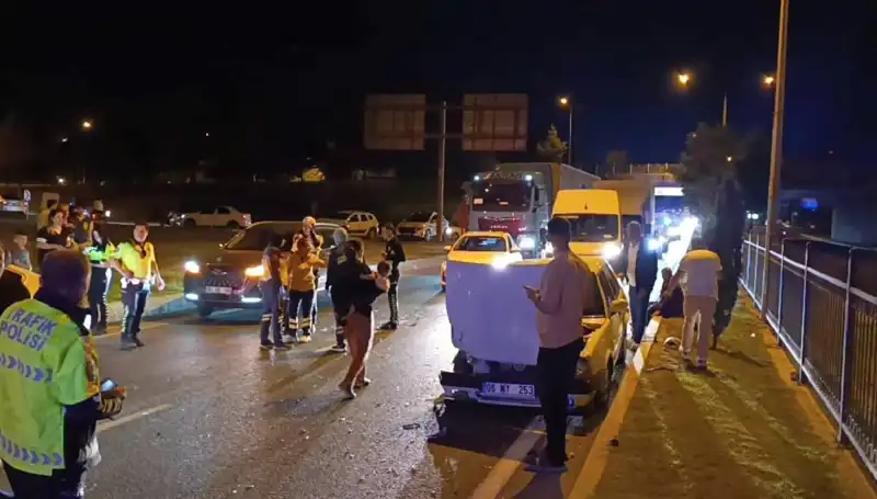 Otoyolda Şok Eden Kaza: İkisi Çocuk Dört Yaralı Çarpışma!
