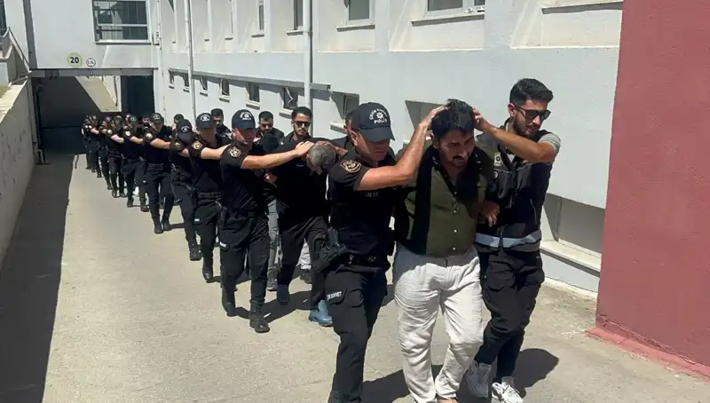 Adana'da Narkotik Operasyonu: 825 Kilo Eroin Ele Geçirildi, 16 Tutuklama