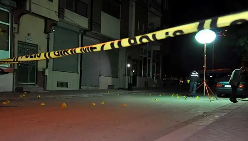 Aksaray'da Feci Kaza: Araç Markete Daldı, Süreç Şaşkınlık Yarattı